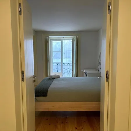 Com Varanda E Casa De Banho Privativa * Lisboa