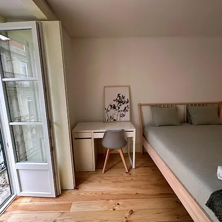 Com Varanda E Casa De Banho Privativa Lisboa